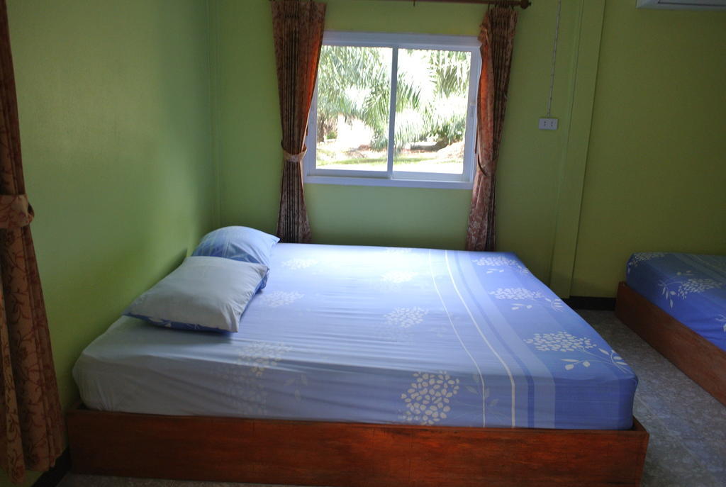 Bantatuk Resort & Restaurant Ban Tha Khun Habitación foto