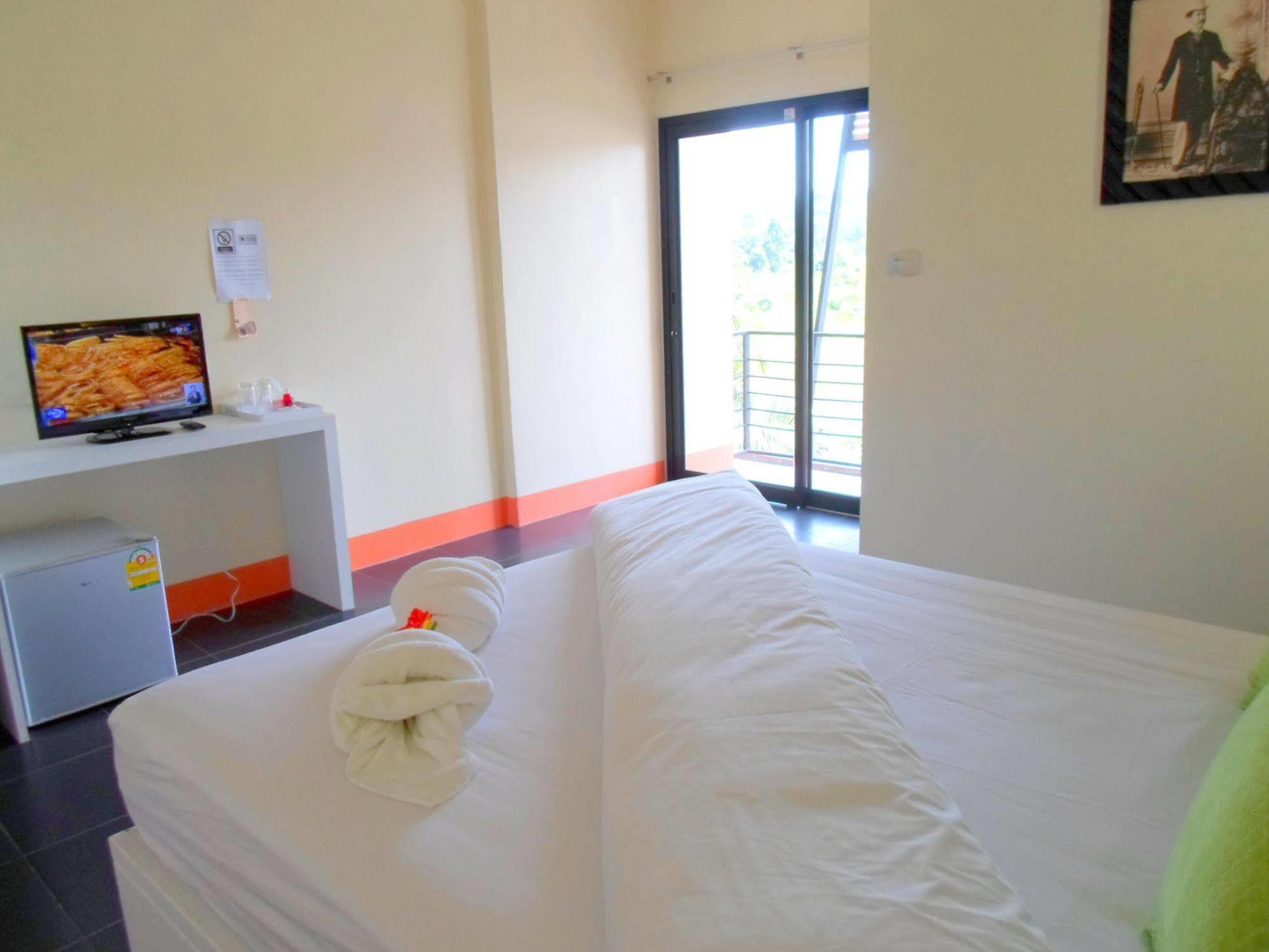 Bantatuk Resort & Restaurant Ban Tha Khun Exterior foto